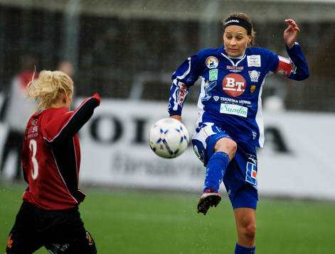 Charlotte Rohlin, Linköping, med bollen