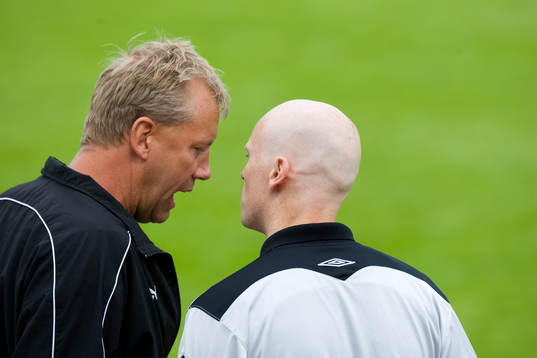 Hasse Larsson, tränare, Sölvesborg, visas upp på