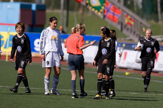 2, Umeå - Frankfurt: Birgit Prinz, Franfurt och Marta