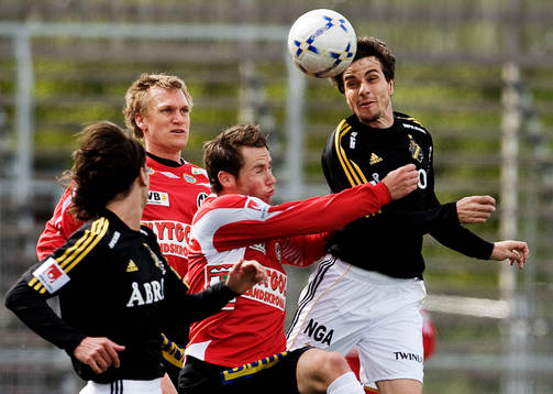 Daniel Mendes, AIK, nickar bollen