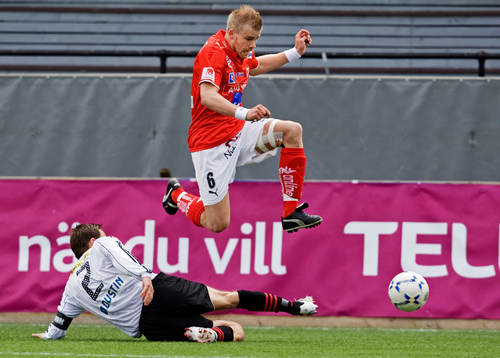 Jon Persson, Brommapojkarna, bryter en pass till Mikael