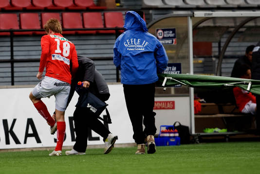 Rasmus Elm, Kalmar, fick utgå för en skada