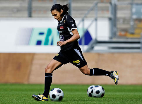 Marta passar bollen