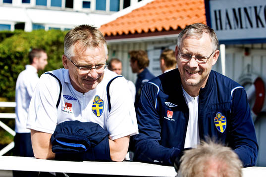 Fotboll, Sverige A, åker båt, Roland Andersson och Lars