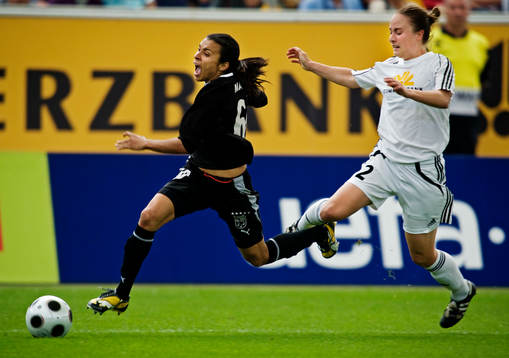 Gina Loren Lewandowski, Frankfurt, fäller Marta, Umeå
