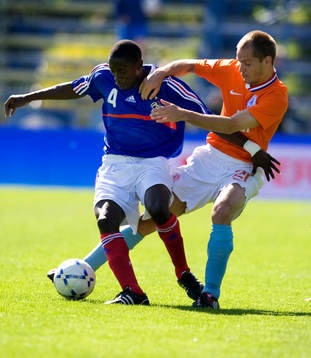 Istvan Bakx, Holland och Mouhamadou Dabo, Frankrike