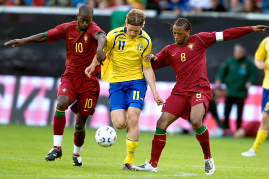 Gustav Svensson, Sverige och Edinho och Manuel Fernandes,