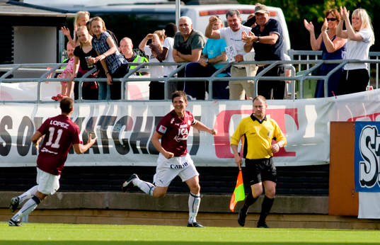 Hannes Stiller gör 1-0 till Qviding