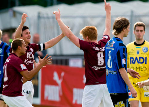 Josef Karlsson gör 2-0 till Qviding. Jubel