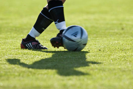 Bredsida, skugga, boll, fot, fotbollsskor