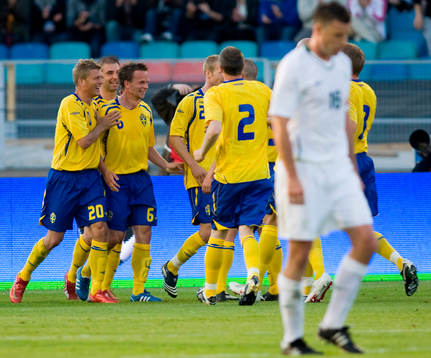 Tobias Linderoth gör 1-0 till Sverige. Jubel