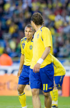 Henrik Larsson, och Johan Elmander, Sverige