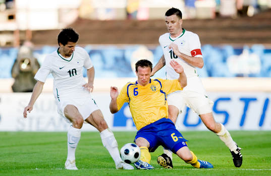 Tobias Linderoth, Sverige, mellan Dalibor Stevanovic, och