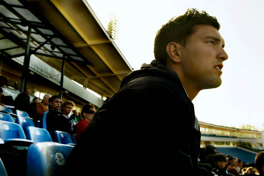 Fotboll, U21, Labinot Harbuzi sitter på läktaren på