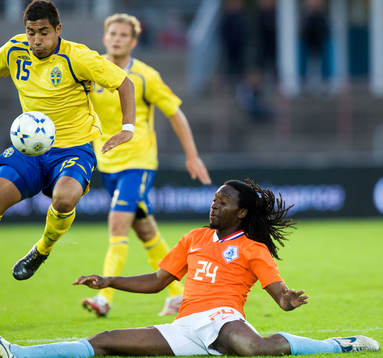 Sebastian Castro-Tello mot Evander Sno