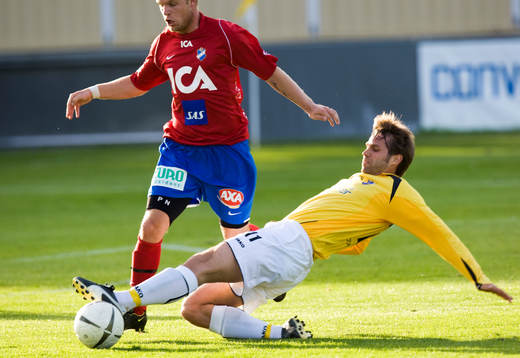 Martin Abrahamsson bryter ett Öster-anfall