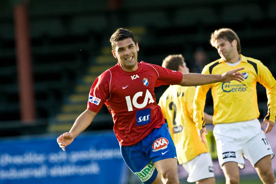 Östers 4-målsskytt Tomas Petry fick IFK Malmö på fall