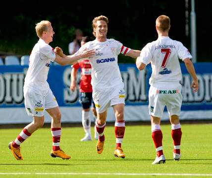 Göran Marklund gör 2-0 till Assyriska. Jubel. Martin