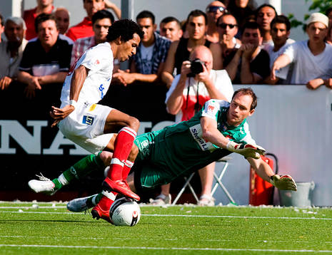 Marcos Ferreira, Assyriska. Dick Last, målvakt Örgryte
