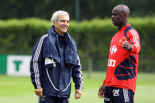 Raymond Domenech, förbundskapten och Lilian Thuram