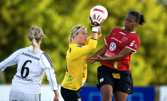 Maria Edman, målvakt, Efiome Dieke