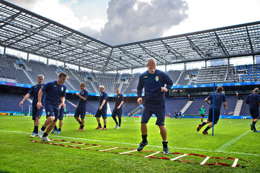Träning på matcharenan Wals-Siezenheim Stadium i