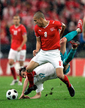 Gokhan Inler, Schweiz och Tuncay Sanli, turkiet