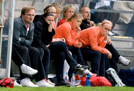 LDB bänken med Jörgen Petersson, tränare och med