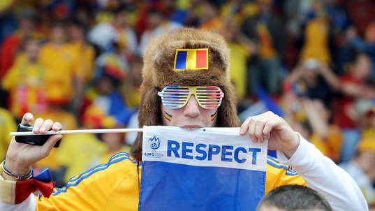 Fan, supporter, flagga, respekt, respect, mössa,