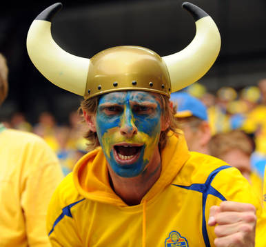 Fan, supporter, viking, ansiktsmålning, horn, hjälm