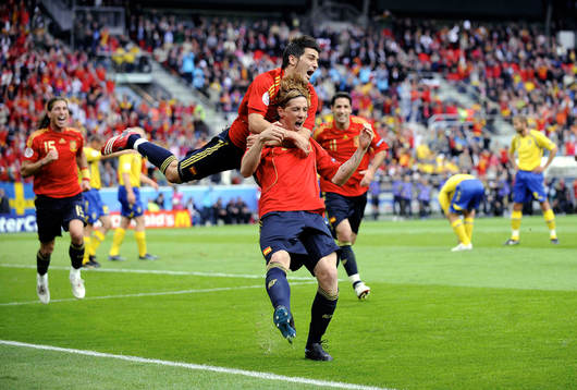 Fernando Torres jubel med David Villa