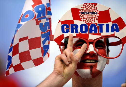Fan, supporter, ansiktsmålning, glasögon, hatt, flagga