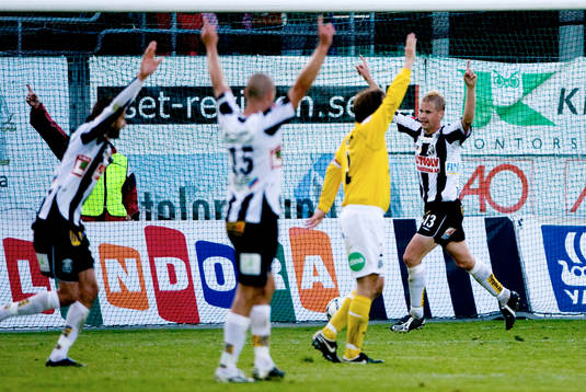 Mattias Eklund, Landskrona. Jubel vid 2-0
