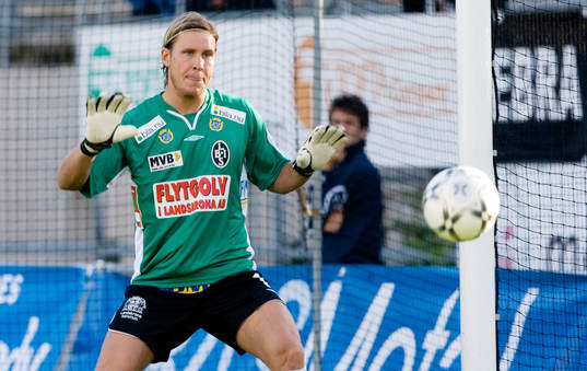 Sebastian Karlsson, Landskrona, målvakt