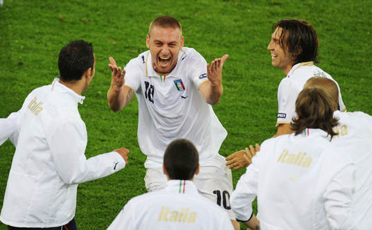De Rossi, Italien, Glädje, jubel över segern mot Frankrike