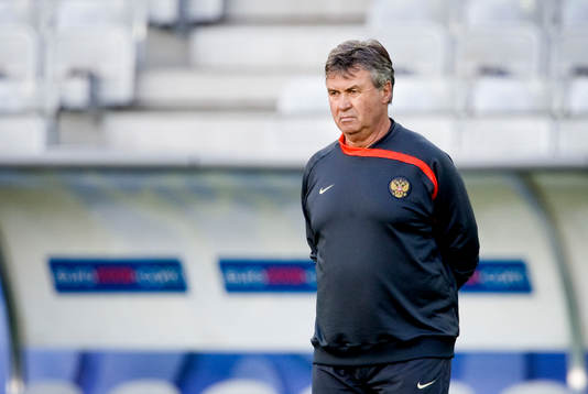 Ryssland är på stadion Tivoli Neu. Guus Hiddink,