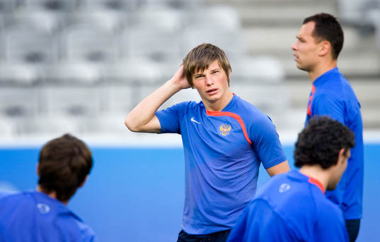 Ryssland är på stadion Tivoli Neu. Andrei Arshavin