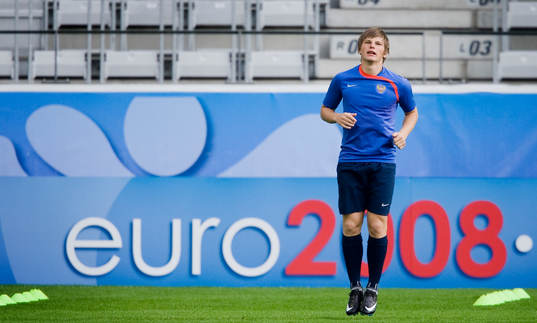 Ryssland är på stadion Tivoli Neu. Andrei Arshavin