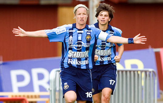 Victoria Svensson, och Ariane Hingst, Djurgården jubel