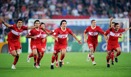 Goekhan Zan, Hamit Altintop, Arda Turan, Emre Asik och