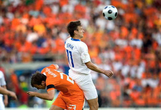 Rafael ven der Vaart, Holland och Sergei Semak, Ryssland