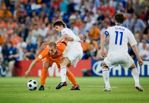 Wesley Sneijder, Holland och Dmitri Torbinski, Ryssland