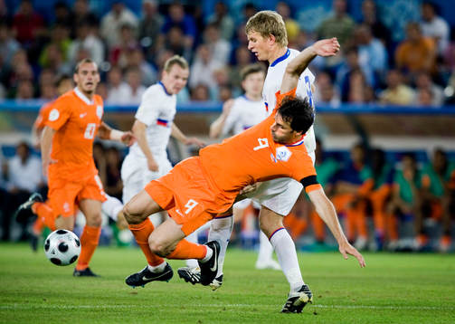 Ruud van Nistelrooy, Holland och Danis Kolodin, Ryssland