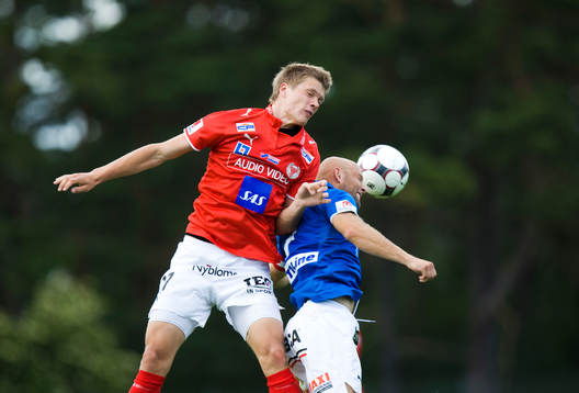 Viktor Elm, Kalmar, i nickduell med Mathias Thylander,