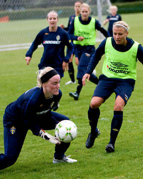 Kristin Hammarström, målvakt och Karolina Westberg