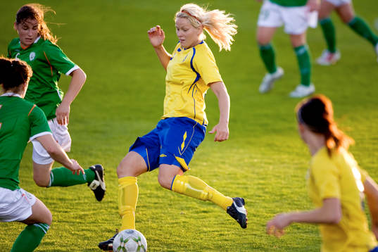 Lisa Dahlkvist, Sverige