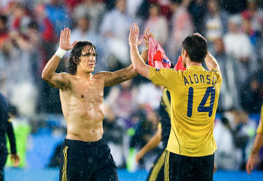 Carles Puyol och Xabi Alonso, Spanien jublar