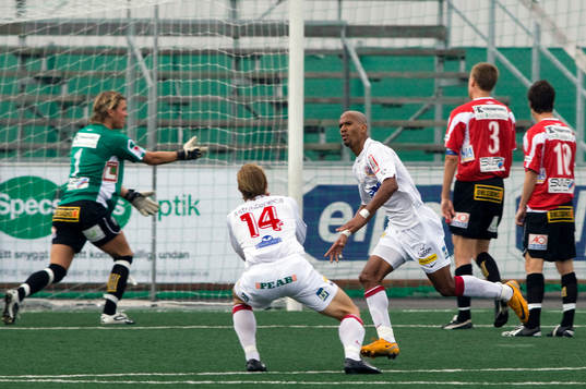 Bläddra bland fler bilder av Superettan Assyriska - Landskrona