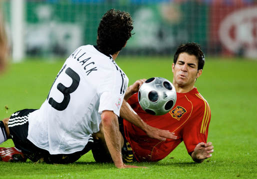 Michael Ballack, Tyskland, och Cesc Fábregas, Spanien