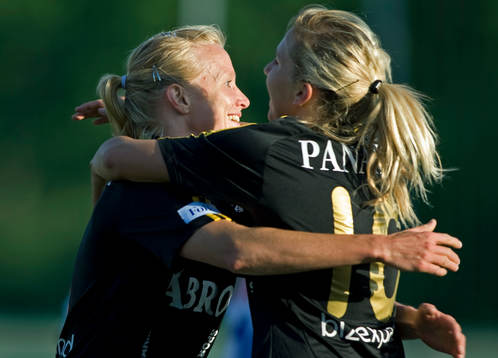 Anne Mäkinen, och Louise Fors, AIK, jubel
